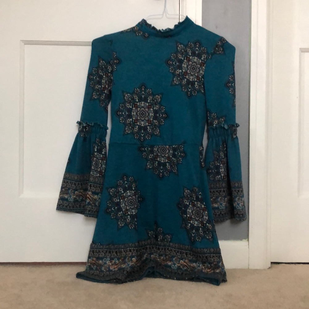 xhilararion floral bell sleeve dress size xs